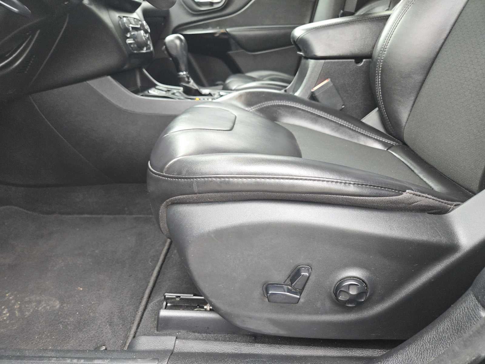 2020 Jeep Cherokee Altitude FWD