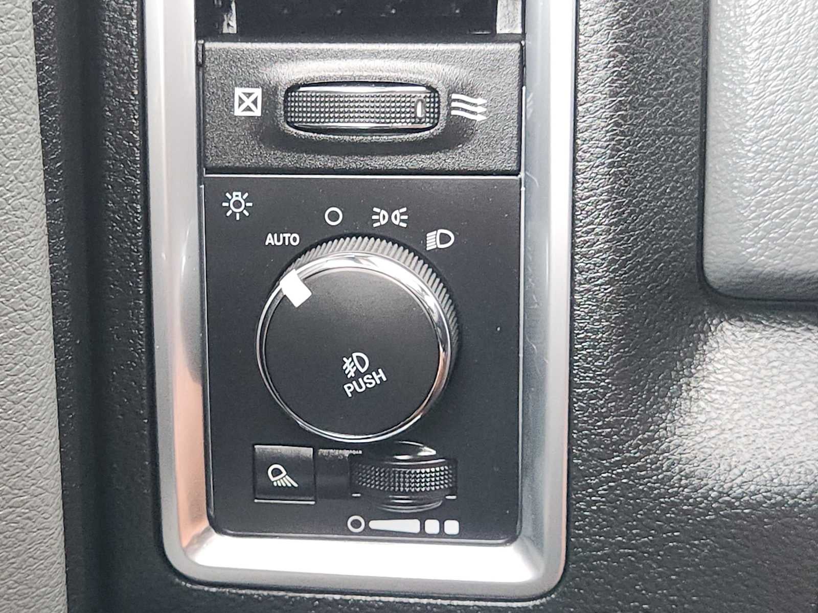 2019 RAM 1500 Classic Lone Star Crew Cab 4x2 5'7" Box