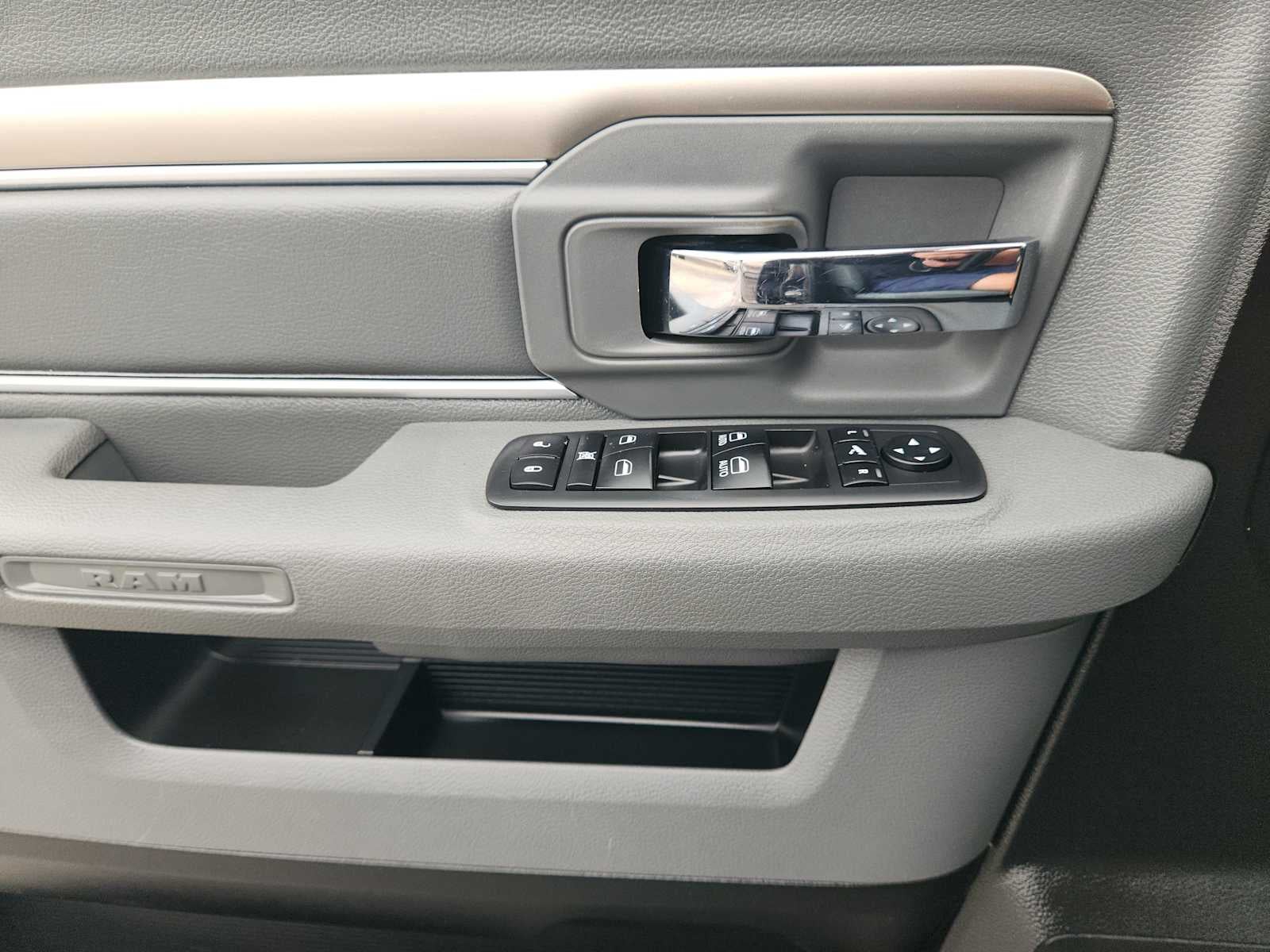 2019 RAM 1500 Classic Lone Star Crew Cab 4x2 5'7" Box