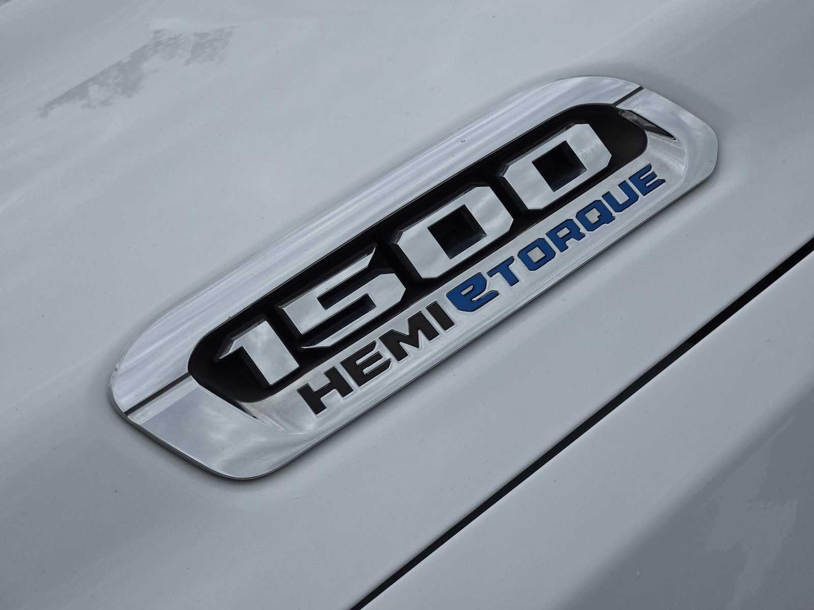2022 RAM 1500 Lone Star Crew Cab 4x4 5'7" Box