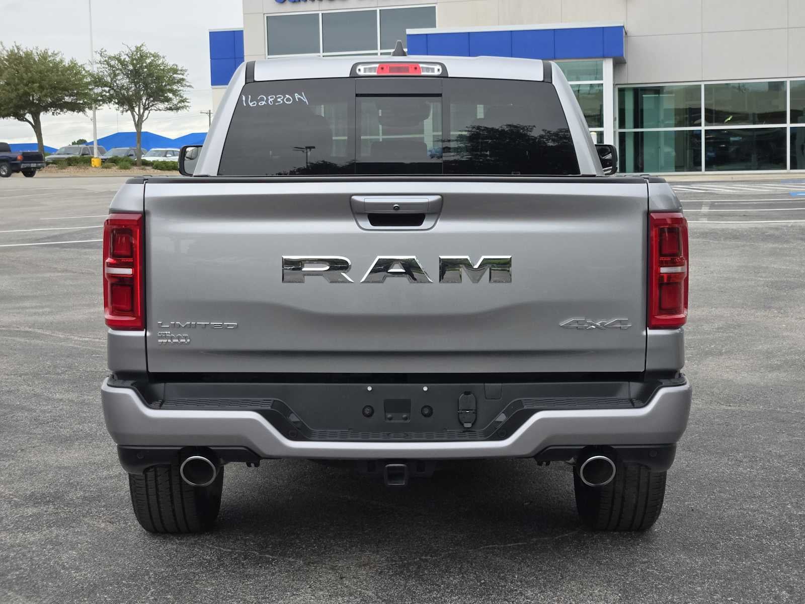 2025 RAM 1500 Limited Crew Cab 4x4 5'7" Box