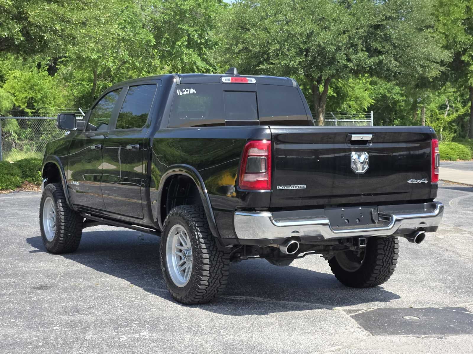 2021 RAM 1500 Laramie Crew Cab 4x4 5'7" Box