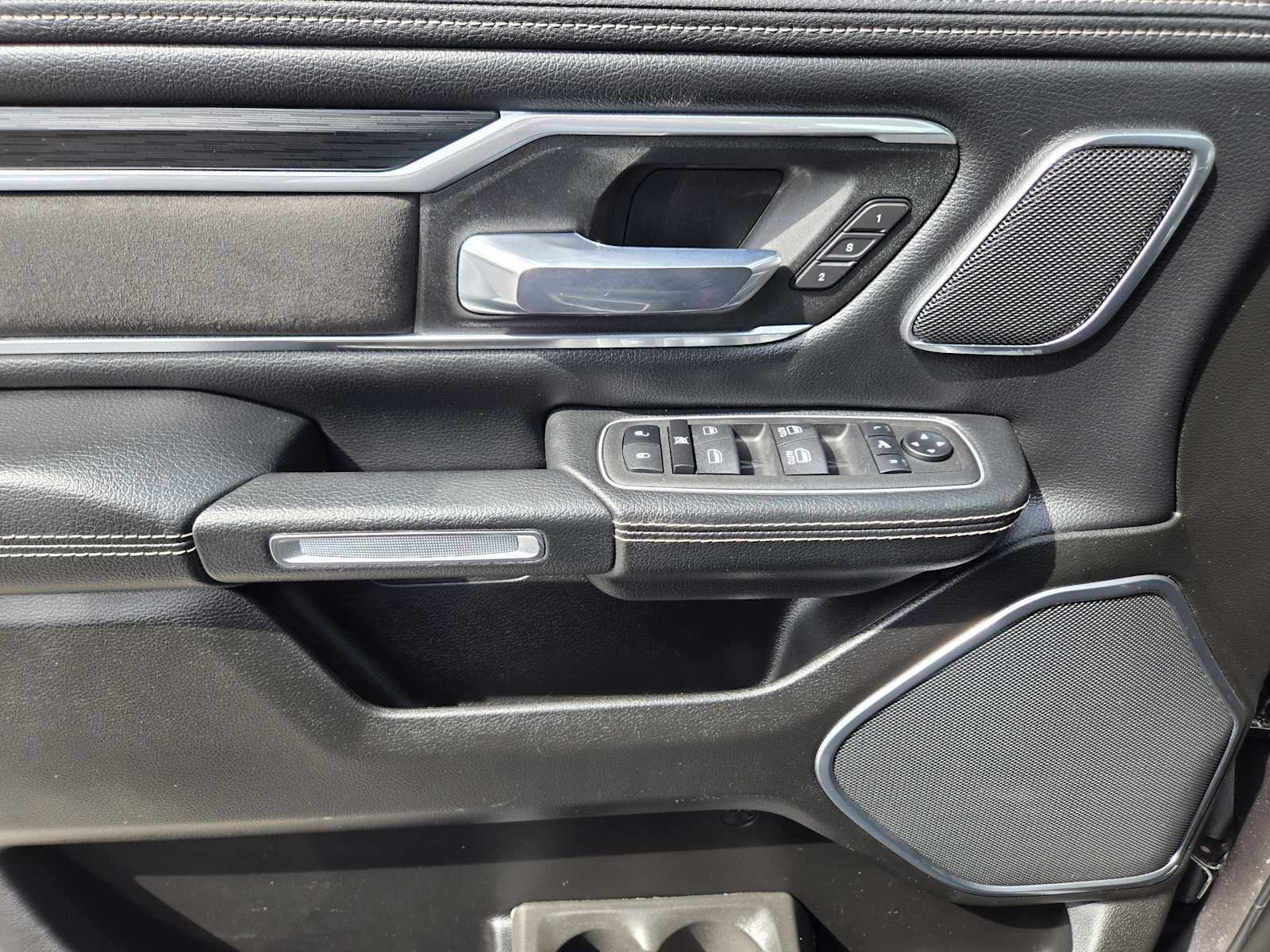 2023 RAM 1500 Laramie Crew Cab 4x4 5'7" Box
