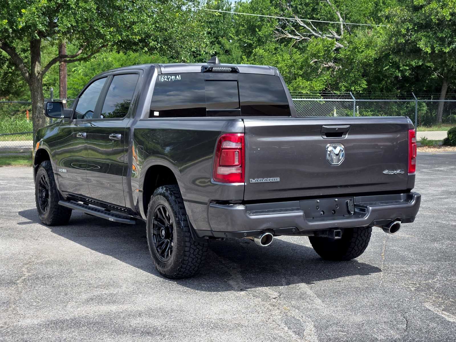 2023 RAM 1500 Laramie Crew Cab 4x4 5'7" Box