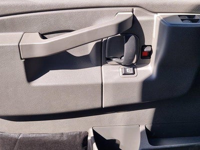 2025 Chevrolet Express Cutaway 3500 1WT