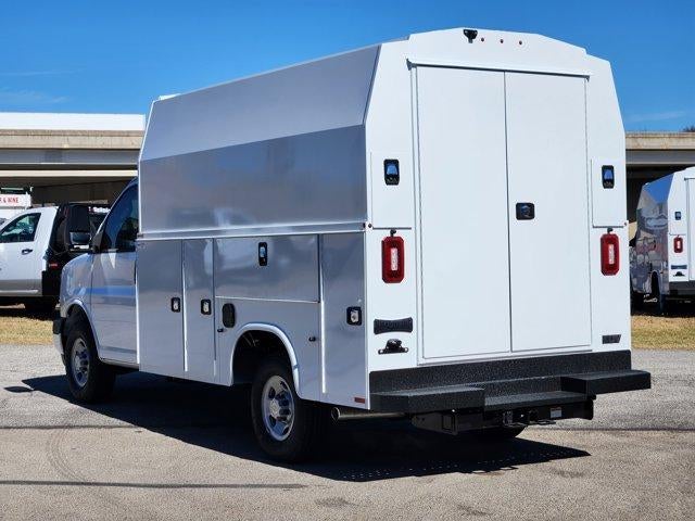 2025 Chevrolet Express Cutaway 3500 1WT