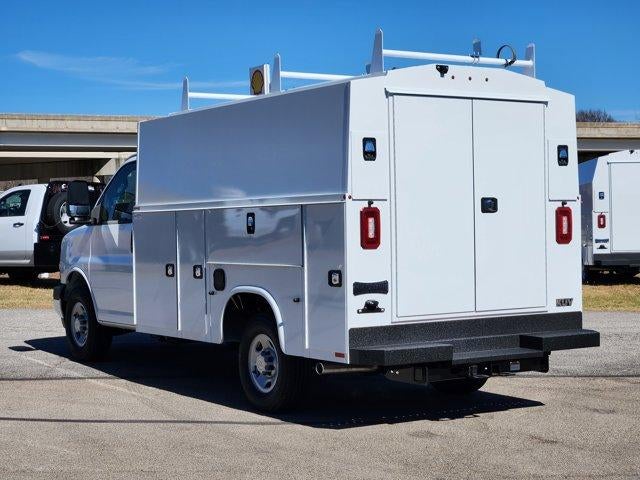 2025 Chevrolet Express Cutaway 3500 1WT