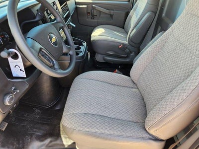 2025 Chevrolet Express Cutaway 3500 1WT