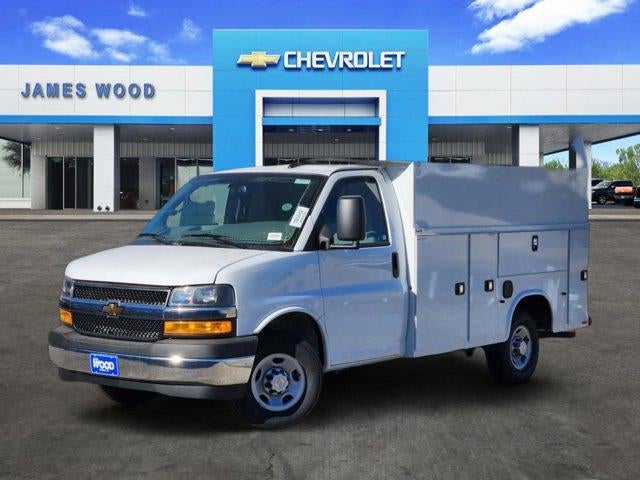 2025 Chevrolet Express Cutaway 3500 1WT