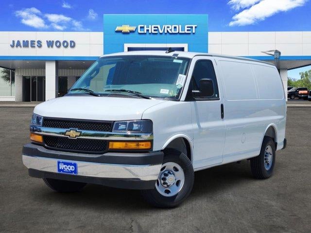 2026 Chevrolet Express 2500 Work Van HD's photo
