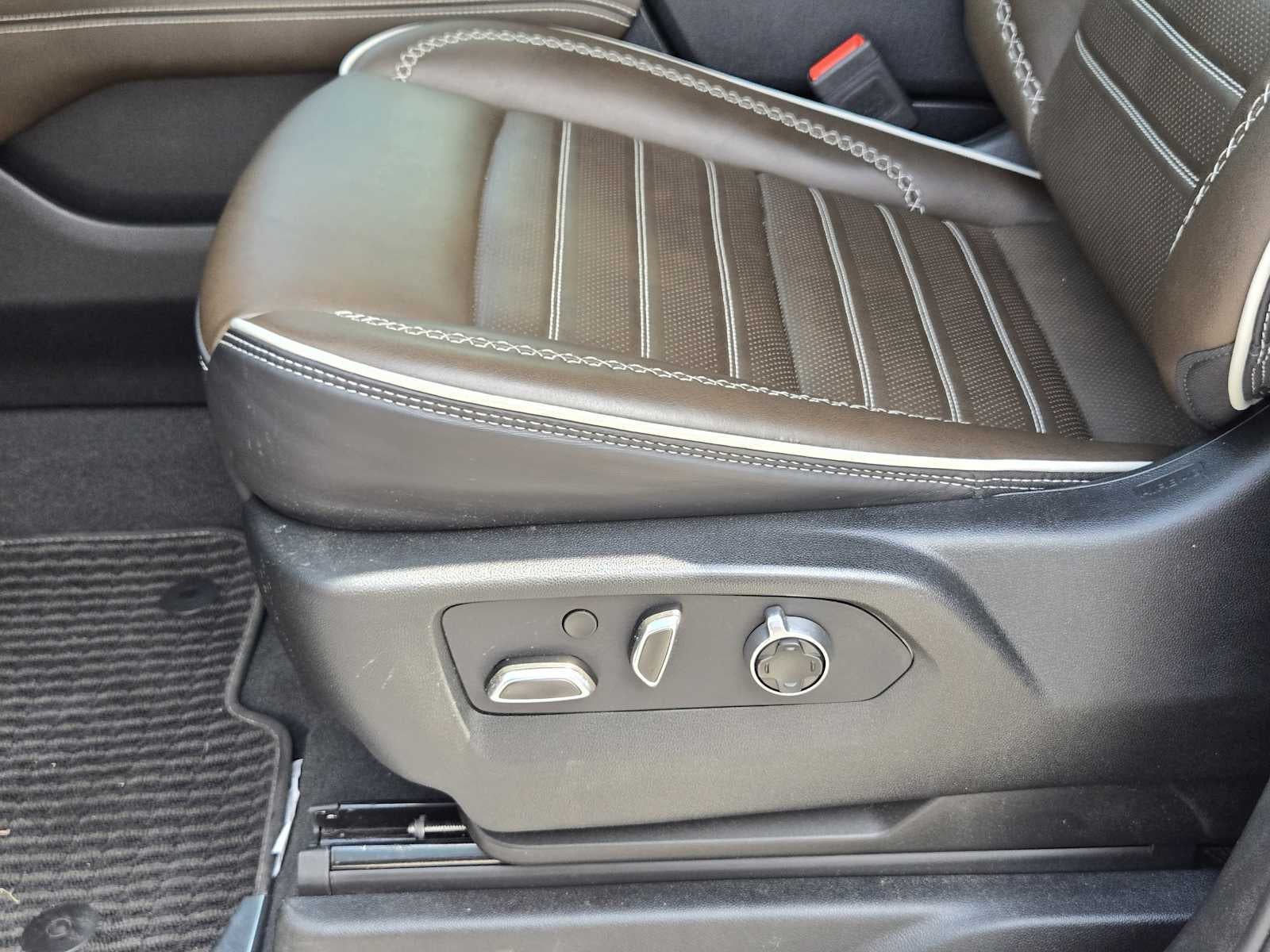 2025 GMC Yukon Denali Ultimate