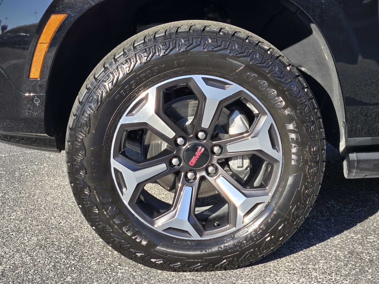 2025 GMC Yukon XL AT4