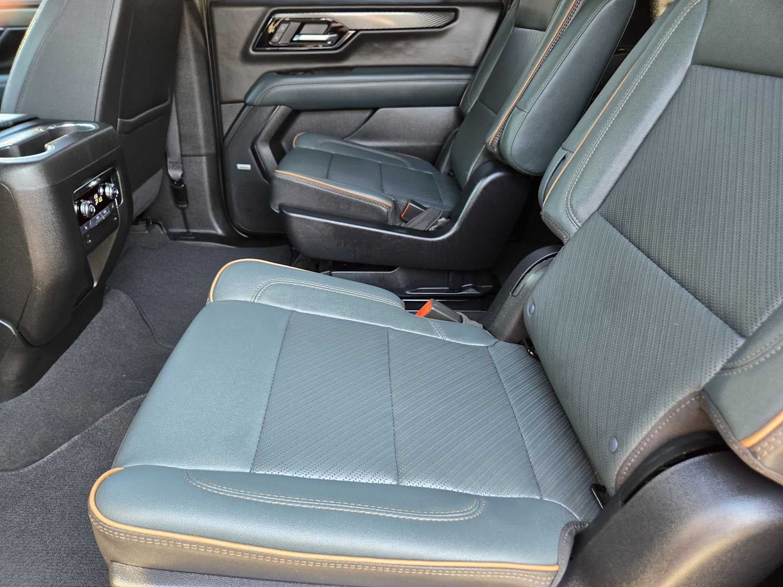 2025 GMC Yukon XL AT4