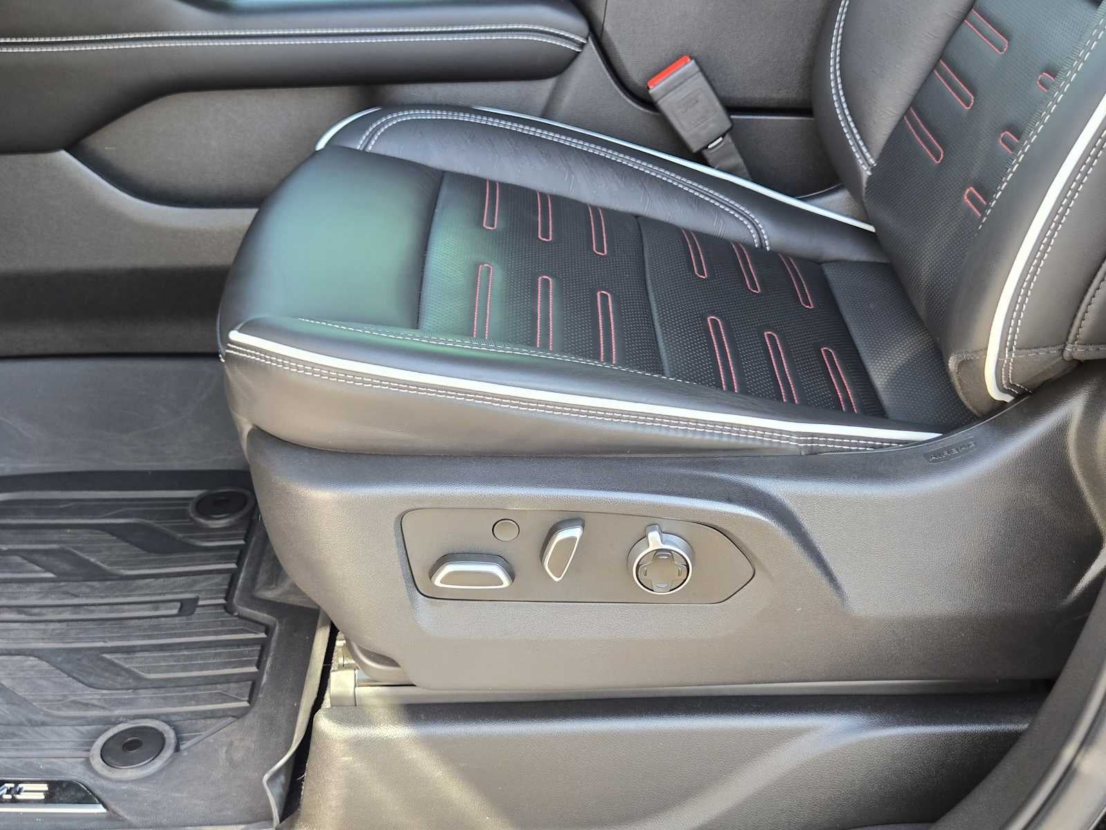 2025 GMC Yukon AT4 Ultimate