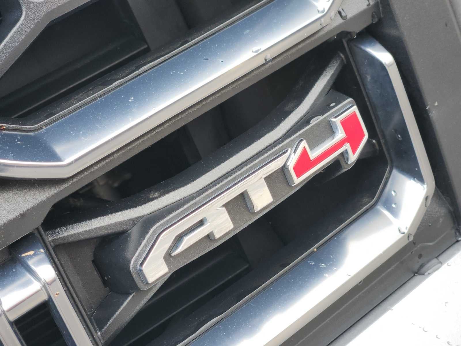2023 GMC Canyon 4WD AT4