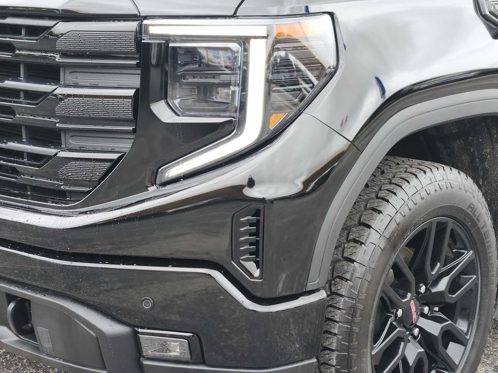 2025 GMC Sierra 1500 Elevation