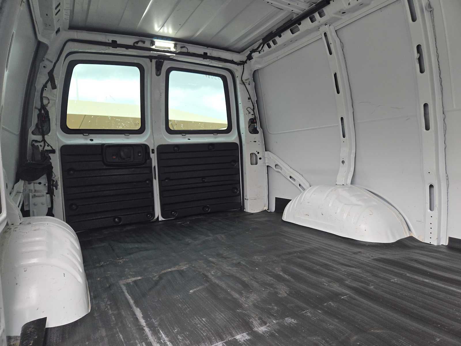 2020 GMC Savana Cargo 2500 RWD 2500 Regular Wheelbase Work Van