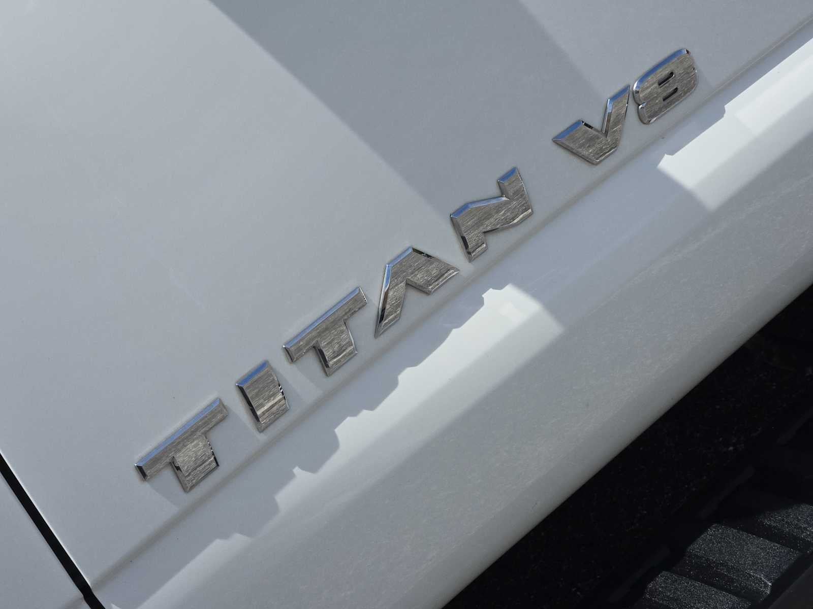 2018 Nissan TITAN SV