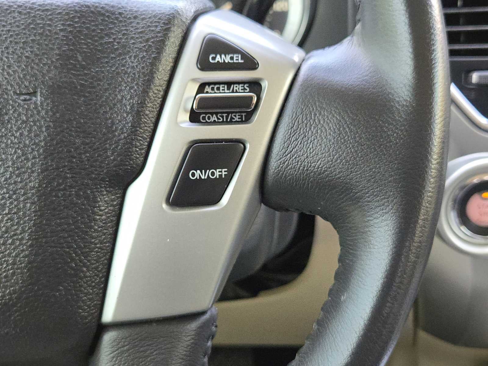 2018 Nissan TITAN SV
