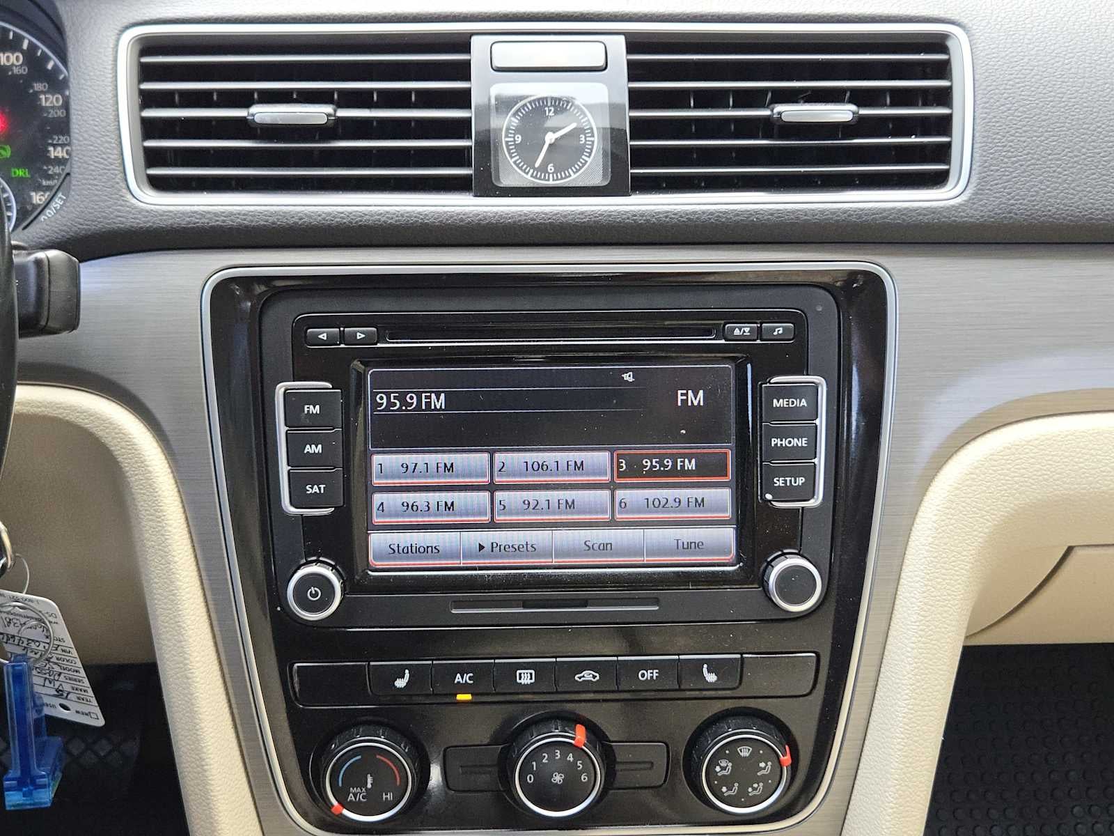 2015 Volkswagen Passat 2.0L TDI SE