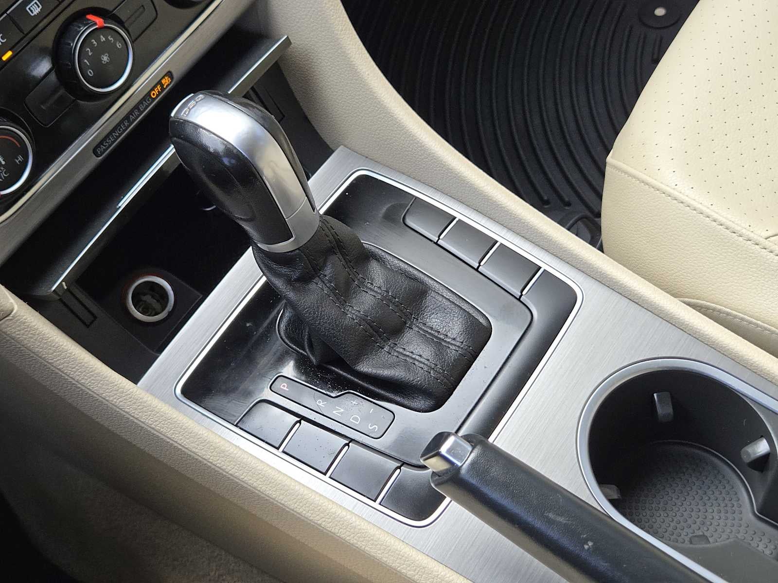 2015 Volkswagen Passat 2.0L TDI SE