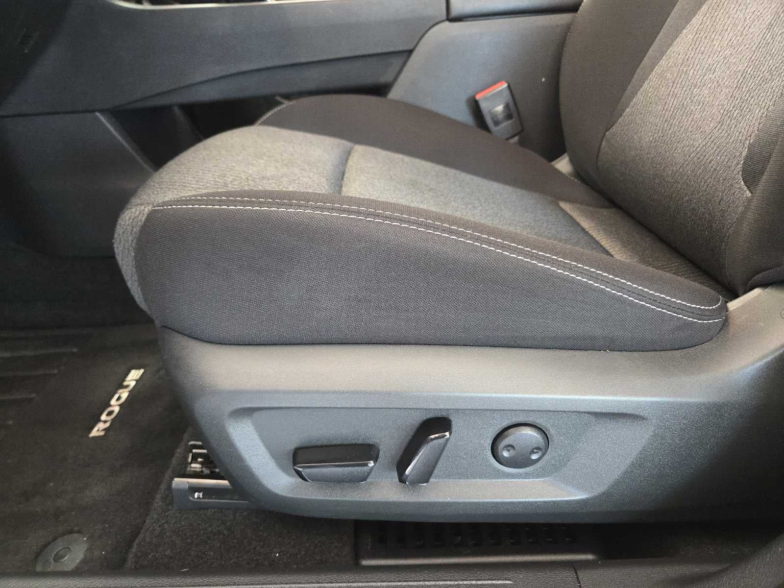 2024 Nissan Rogue SV FWD