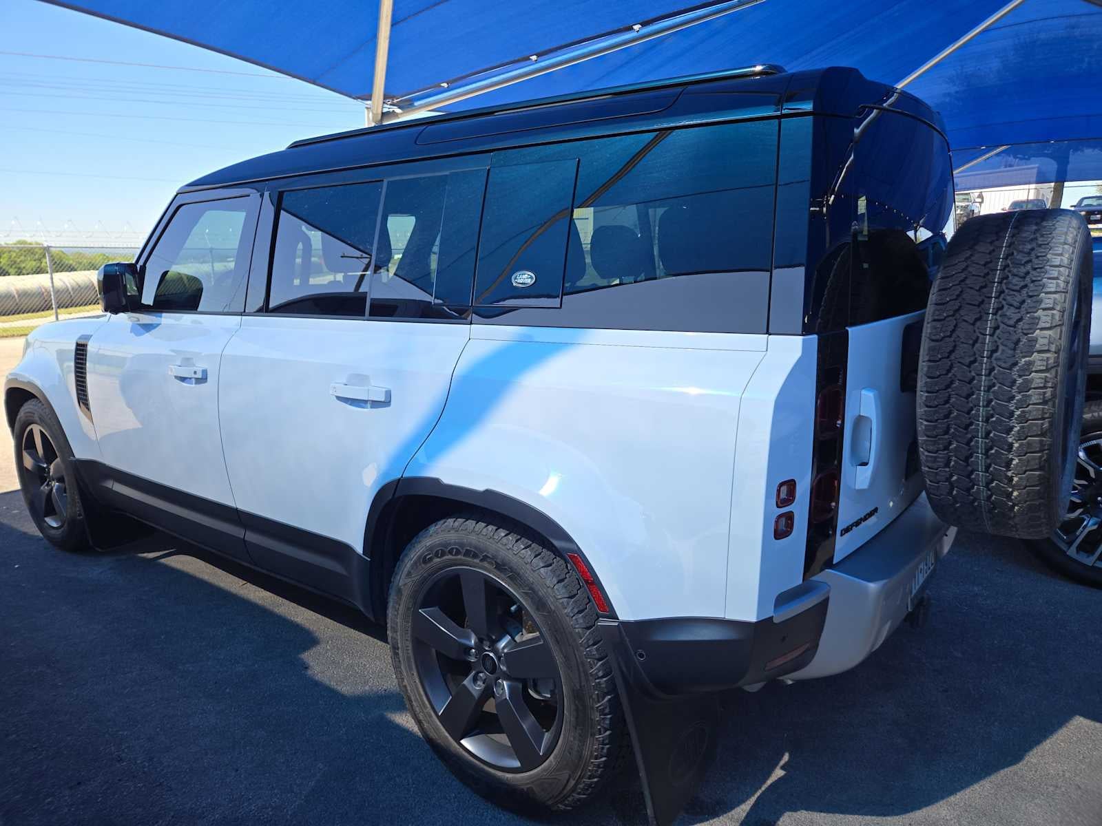 2024 Land Rover Defender 110 P300