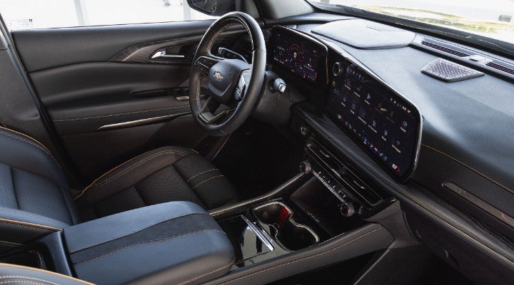Technology And Connectivity In The 2027 Traverse